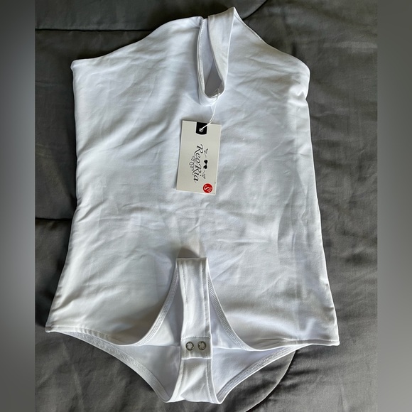 REORIA One Shoulder Sleeveless Backless Double Lined Thong Tank Top Bodysuits - Picture 4 of 5